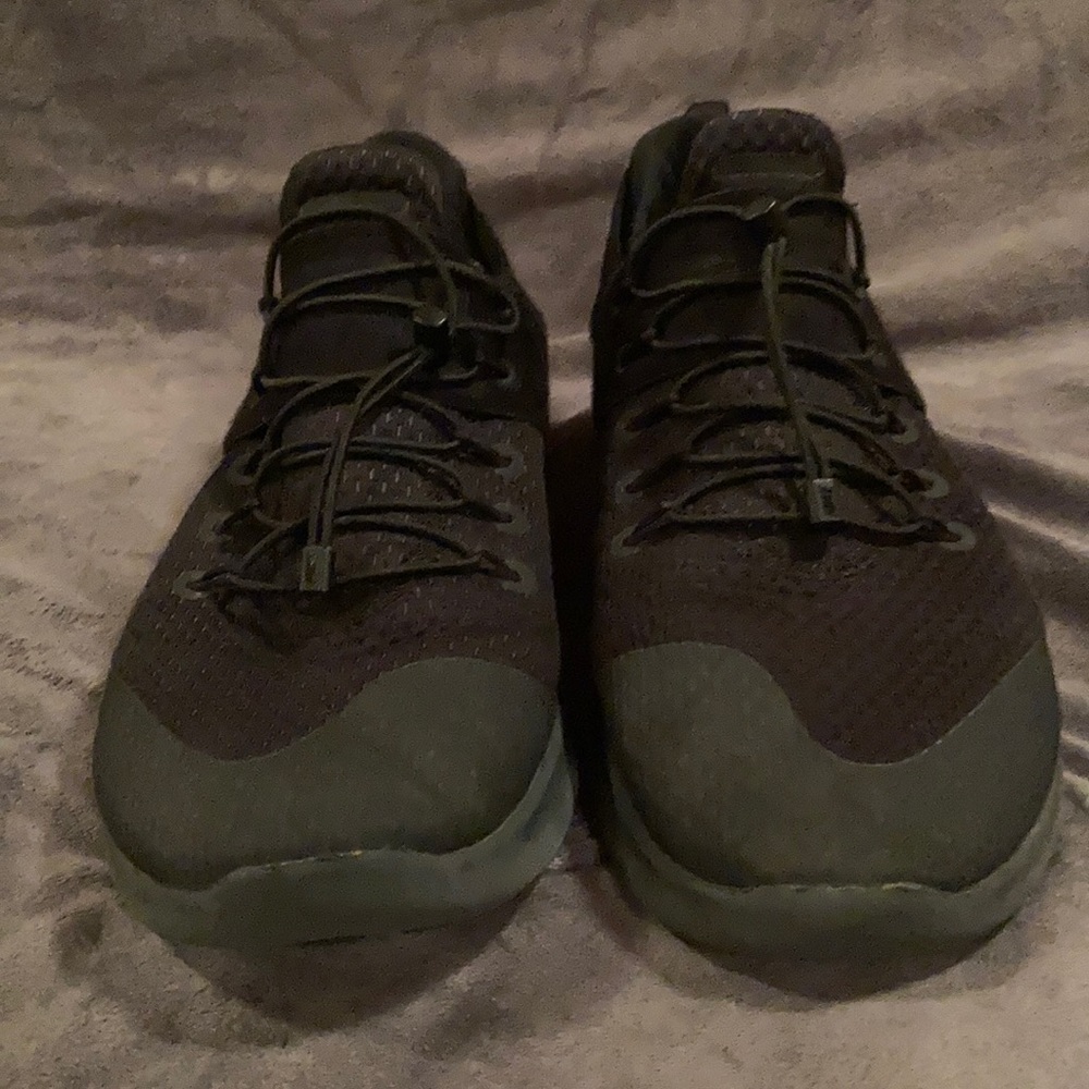 Nike Running Shoes - Picture 2 of 3